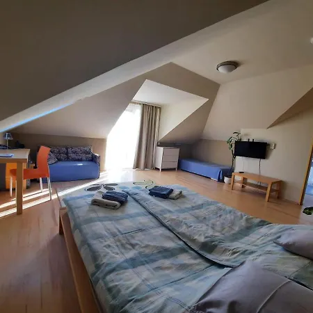 Vendégház Sportház Gyenesdiás
